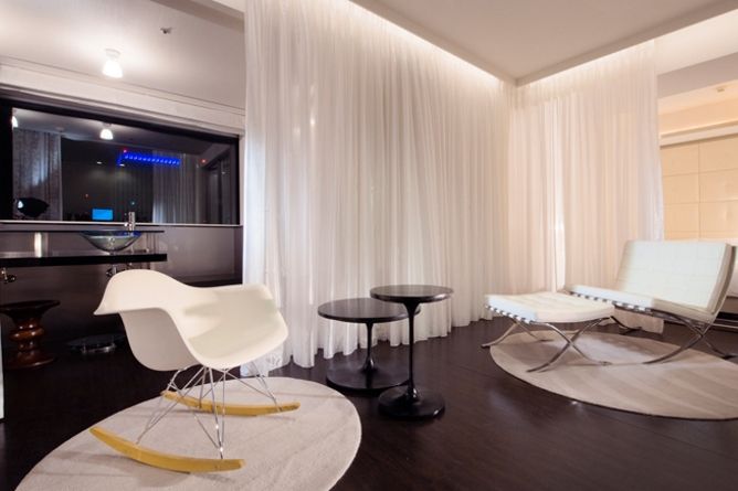 Hip room interior