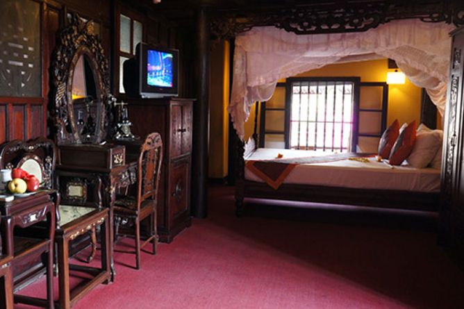 Hotel suite
