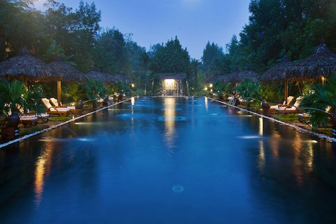 Swimming pool