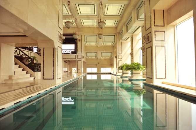 Swimming pool