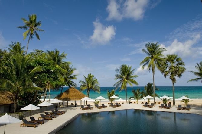 The swimming pool, sun terraces and loungers