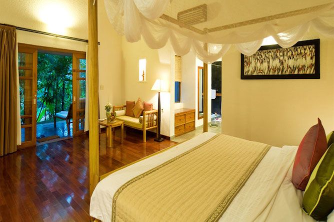Honeymoon Pool Hut