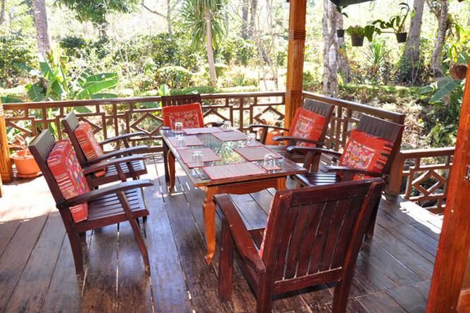 Lodge One dining area