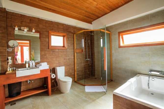 Deluxe Villa bathroom