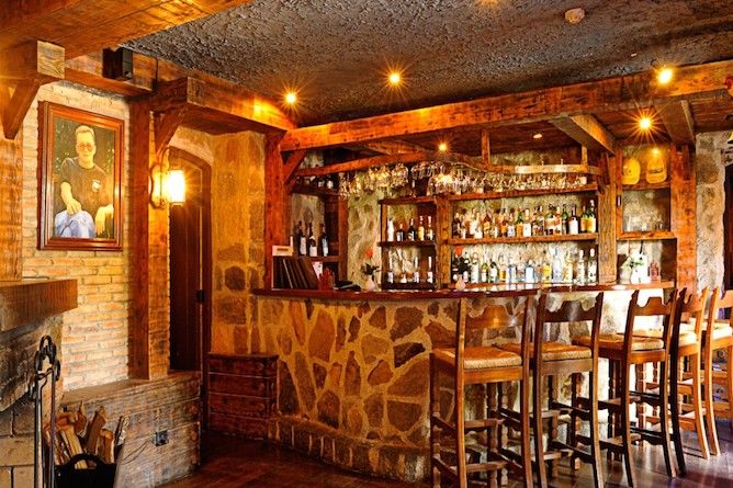 Larry's Bar