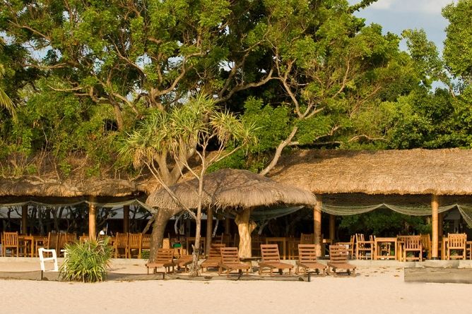 Beach bar & lounge