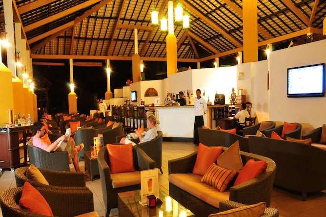 Amaya Lake Bar