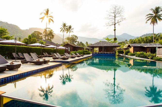 Swimming pool