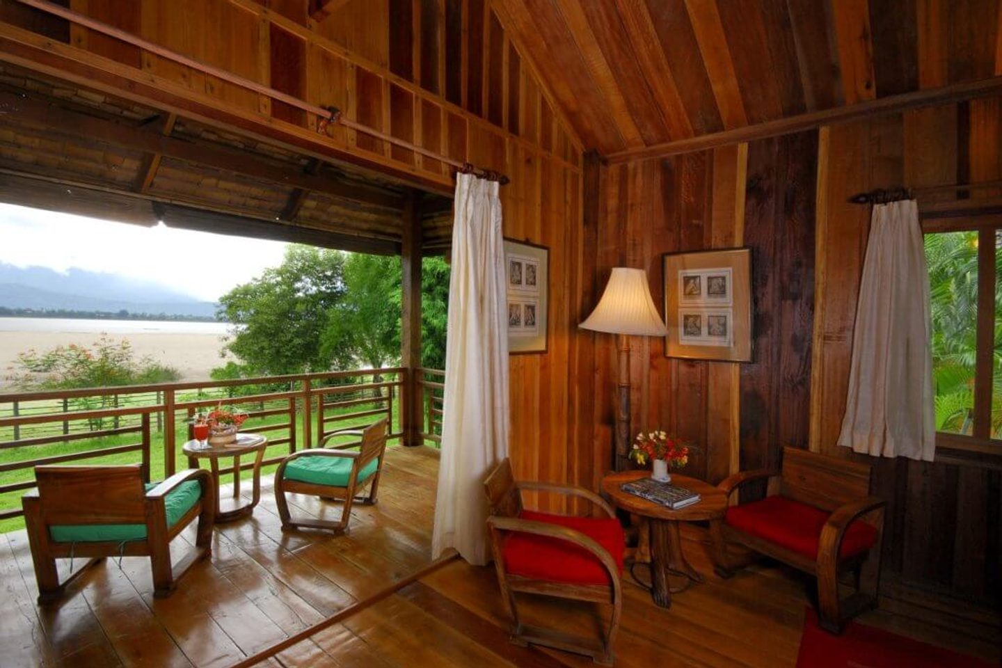 Balcony overlooking the river at La Folie