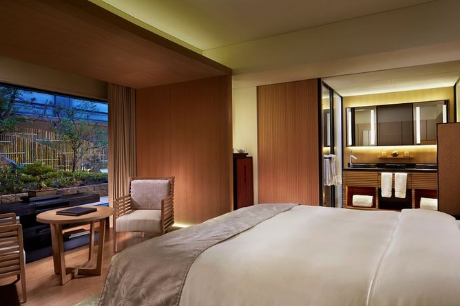 Deluxe garden guestroom