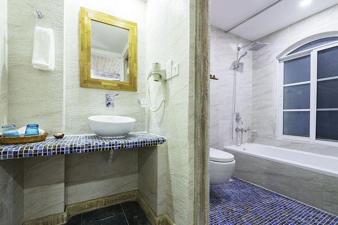Generous en-suite bathroom