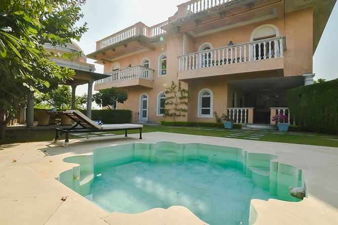 Plunge pool
