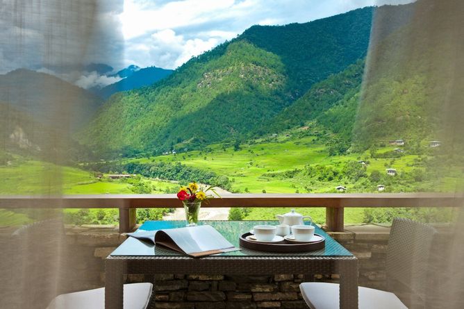 Valley view room