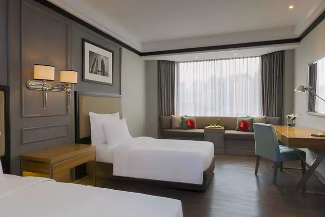 Twin guest room