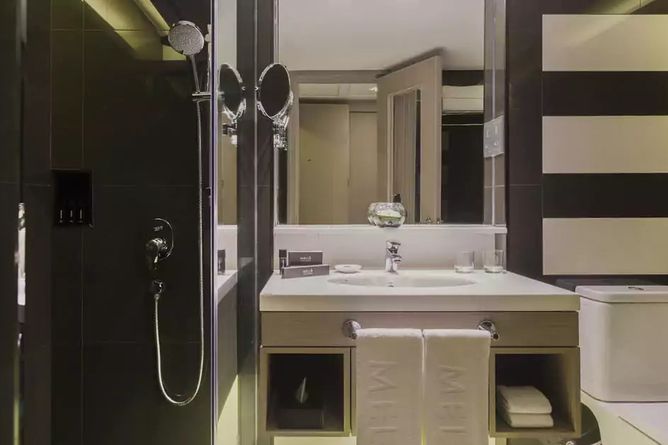Modern en-suite bathrooms