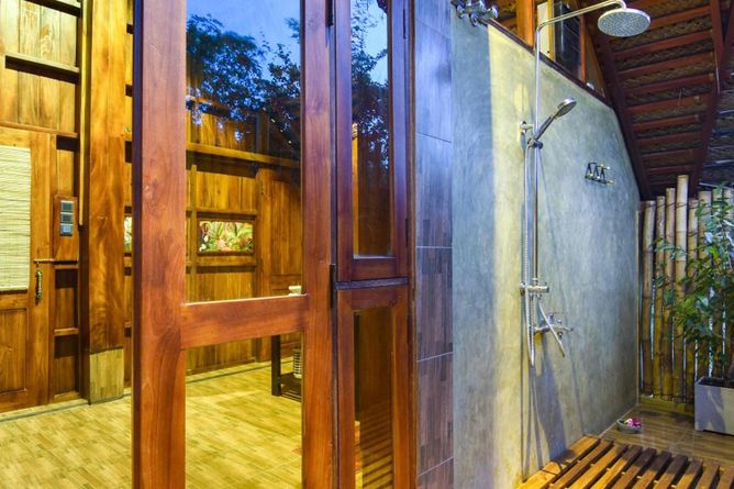 Shower verandah