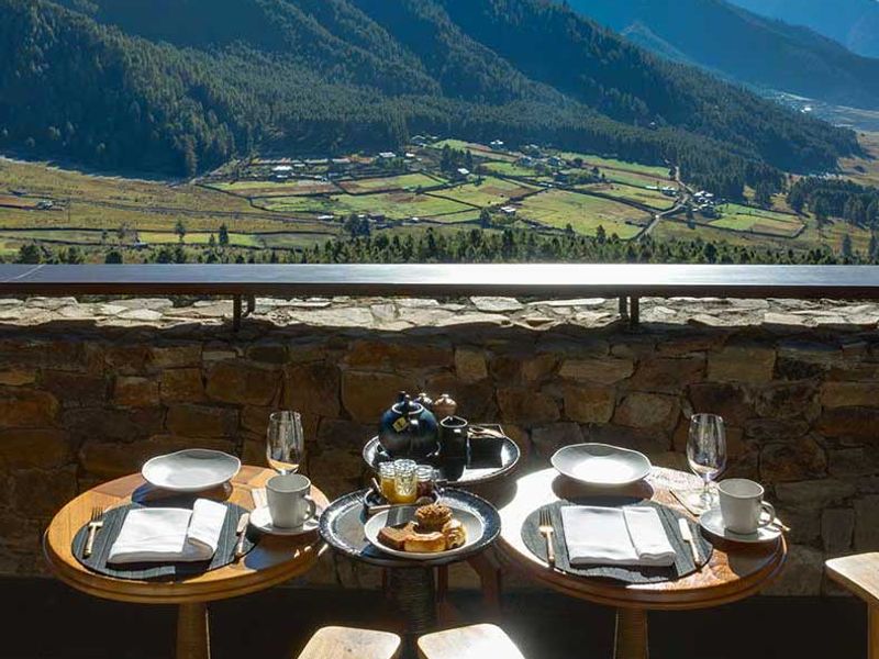 Restaurant with a view at Gangtey Lodge