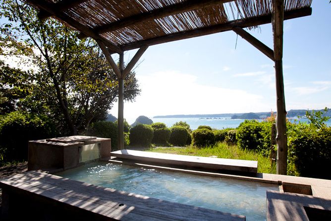 Outdoor foot-bath