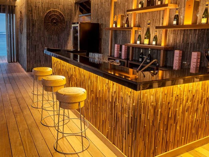 Bar at Hurawalhi