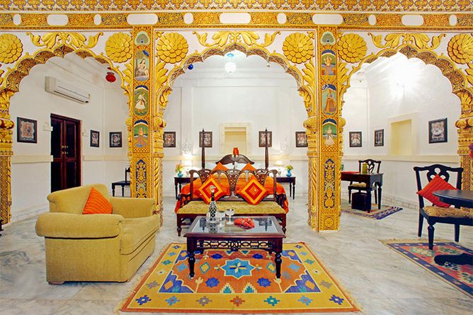 Elaborate decor