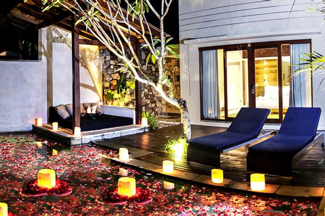 Tropical Pool Villa exterior