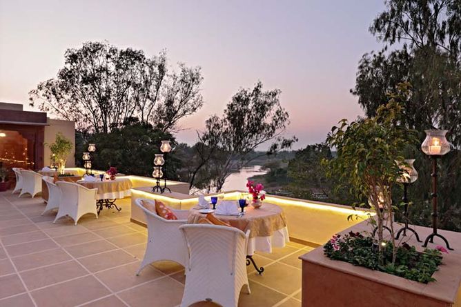 Lake view dining