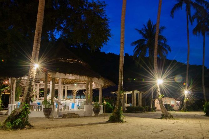 Dining cabana