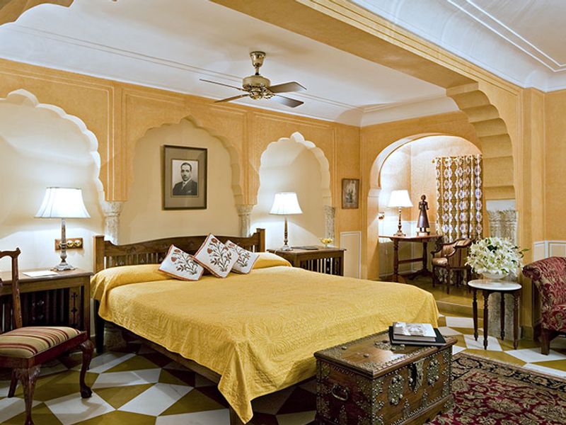 Saffron bedroom at Samode Haveli