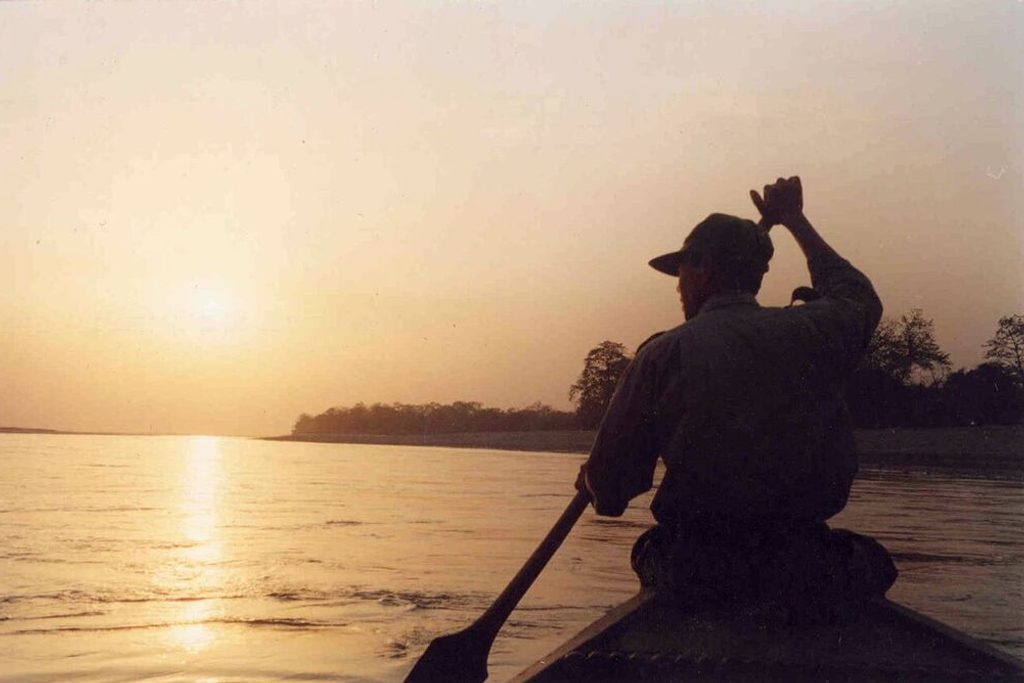 Canoe Chitwan National Park , Tiger Tops Lodge, Nepal