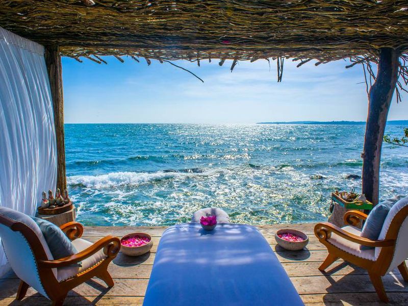 Spa overlooking the sea at Song Saa