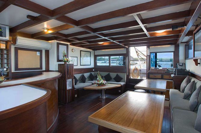 Spacious lounge area