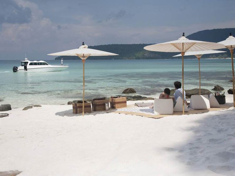White sandy beach at Song Saa
