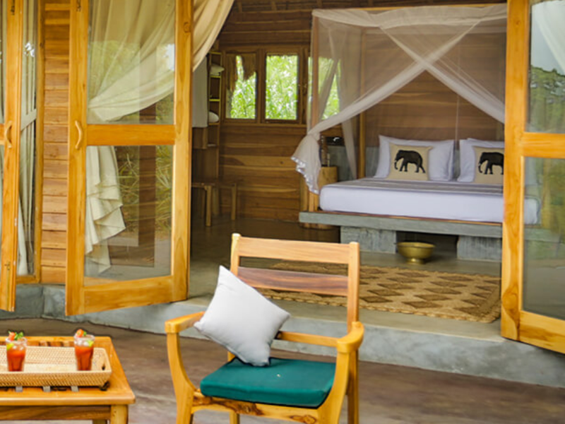 Bedroom with terrace at Gal Oya Lodge