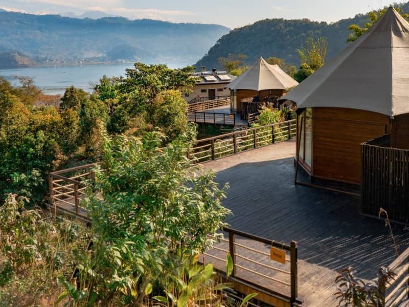 Pavilion Himalayas, Lakeview
