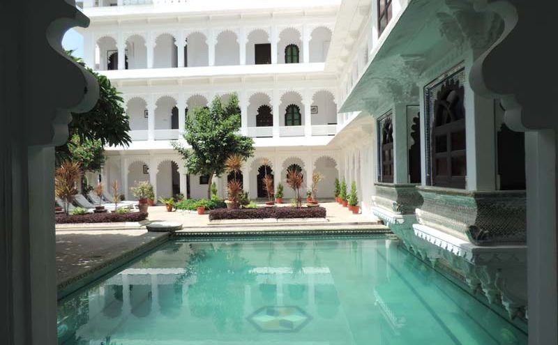 Outdoor plunge pool