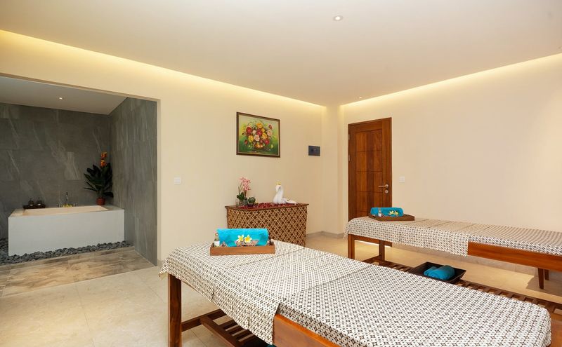 Spa treatment room