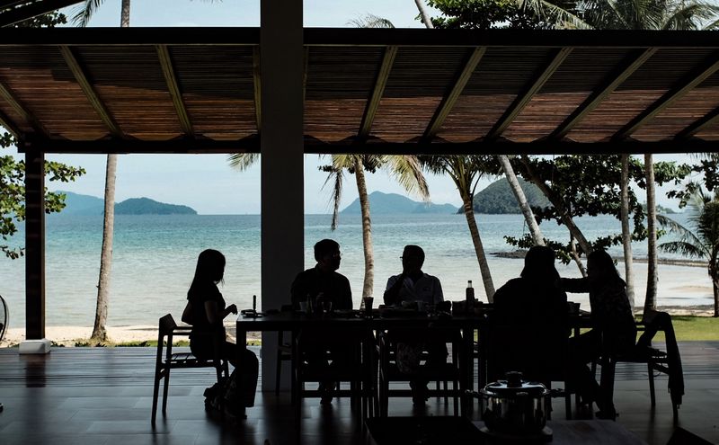 Clubhouse beachside dining
