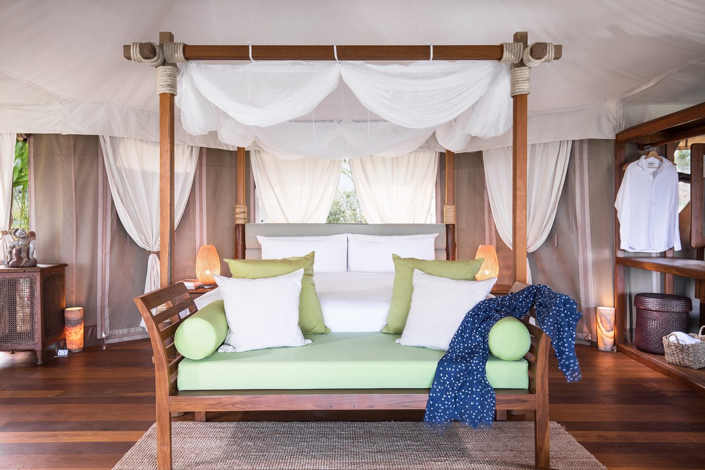 Canopy bed at 9 Hornbills