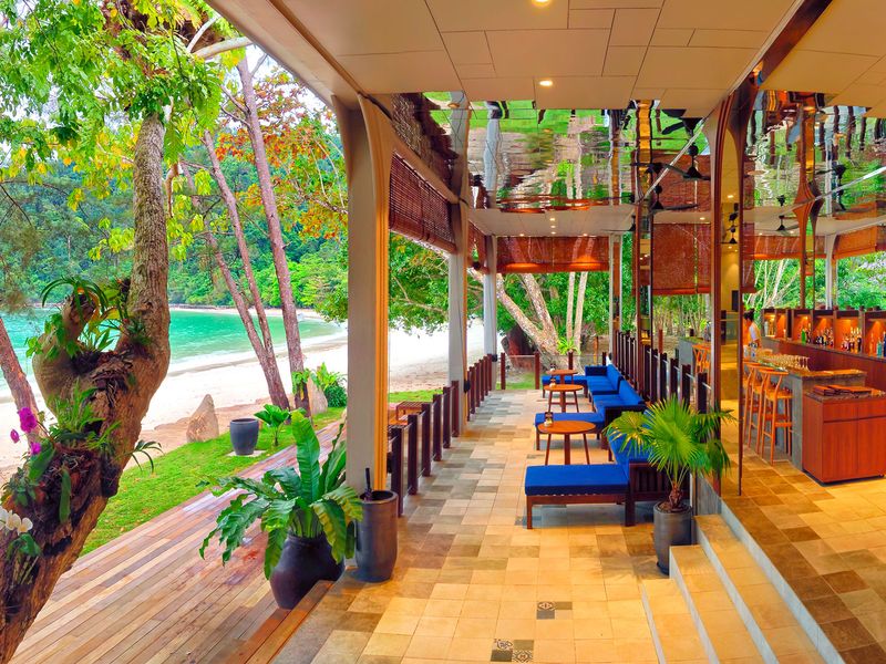 Restaurant next to the beach at Bungaraya Resort