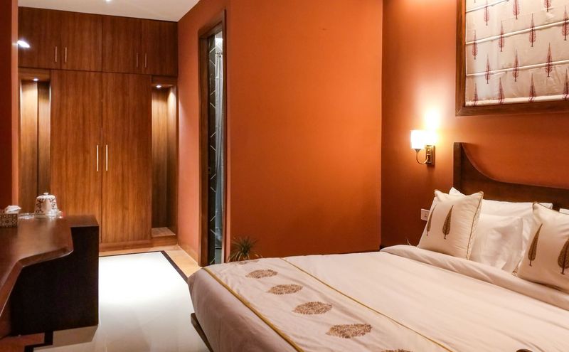 Queen room