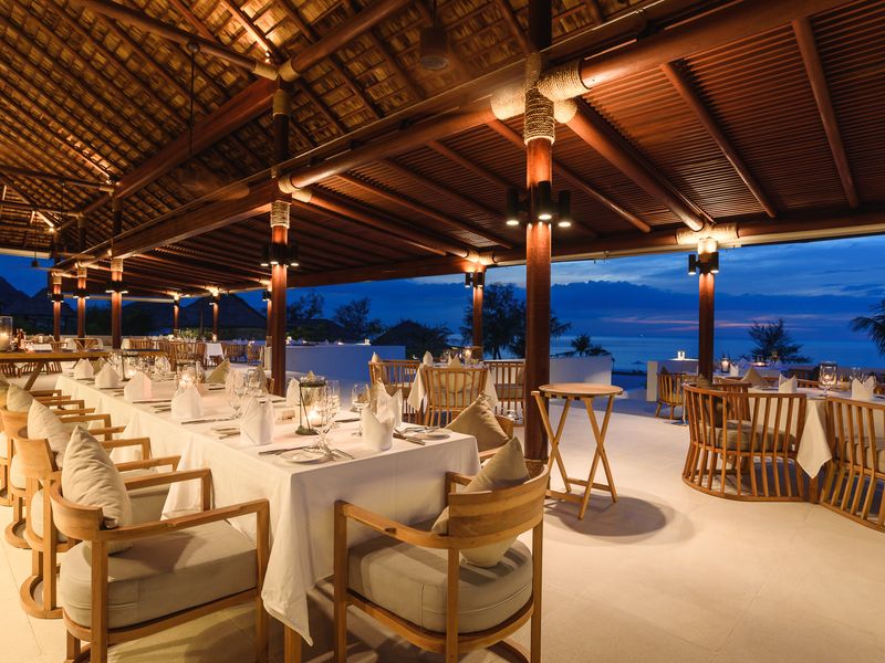 Restaurant overlooking the sea at Royal Sands