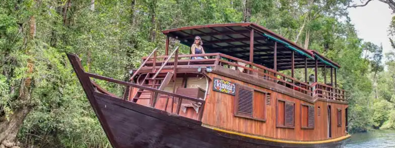Wow Borneo boat, Kalimantan, Indonesia