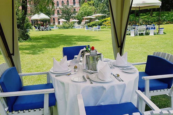 Al fresco dining