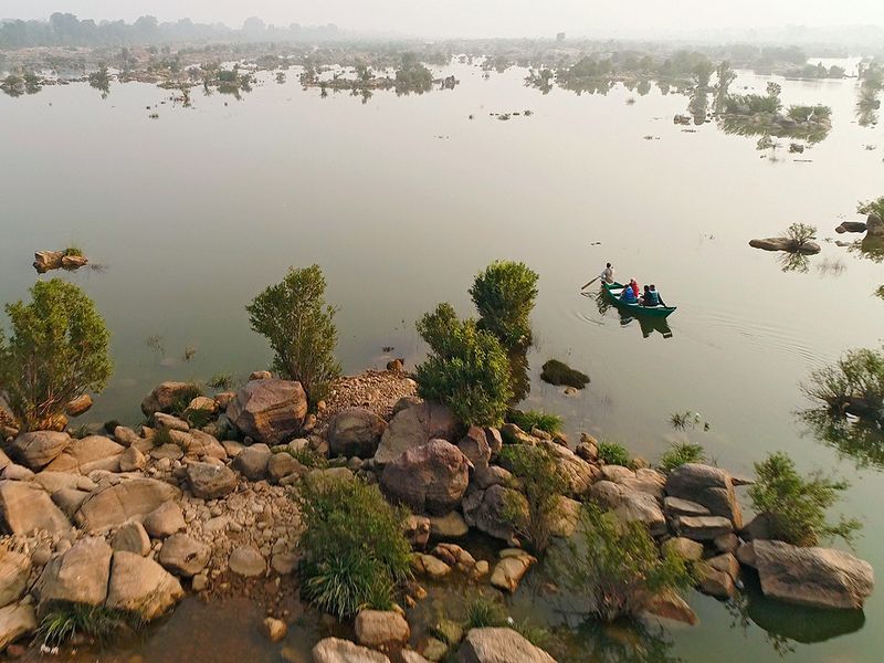 Boats on the river at Sarai At Toria