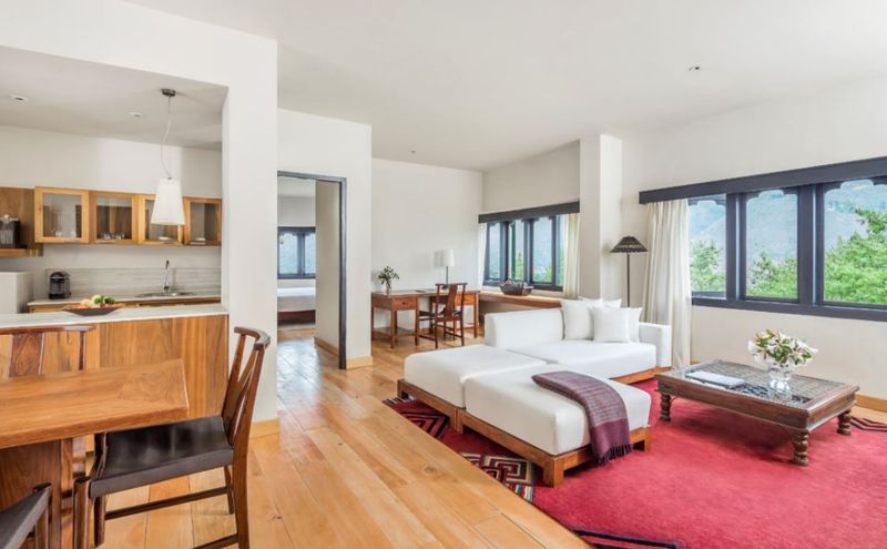 COMO Suite living room
