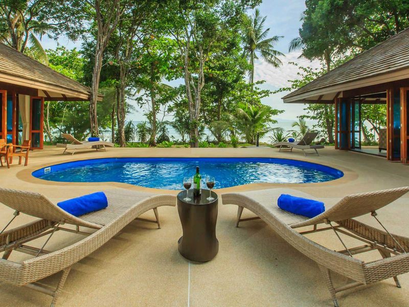 Villa with a pool at Koh Jum Beach Villas