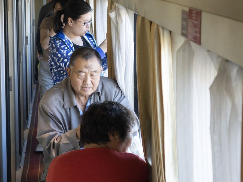 Beijing to Lhasa train