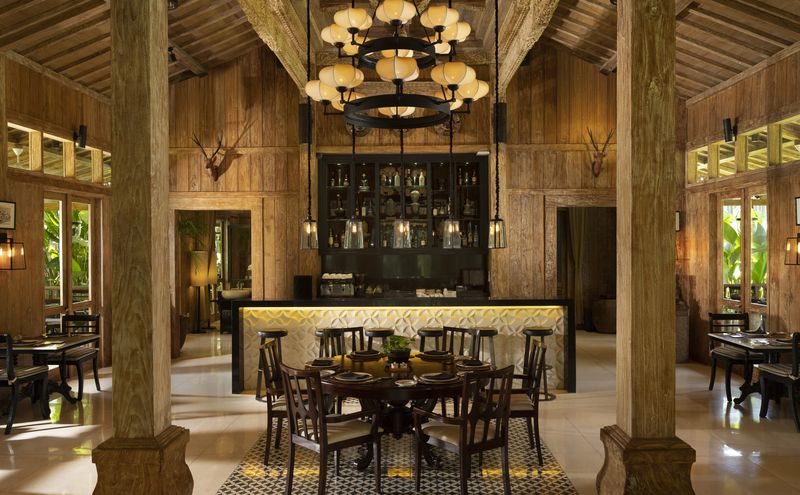 Kayumanis resto interior