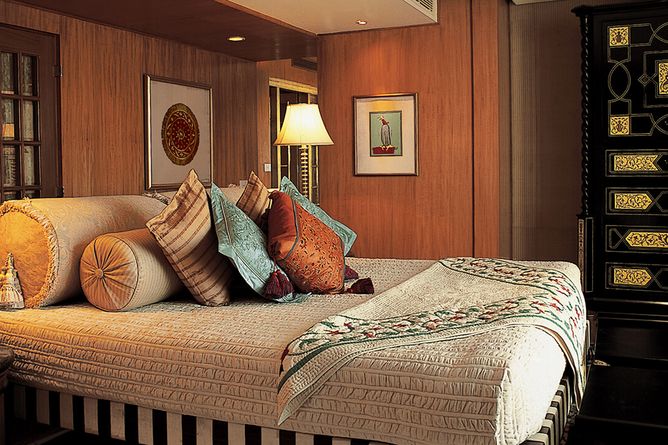 Kohinoor suite bedroom