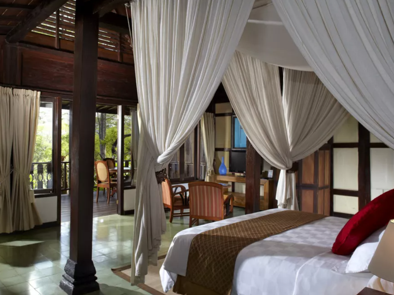 Canopy bed at MesaStila